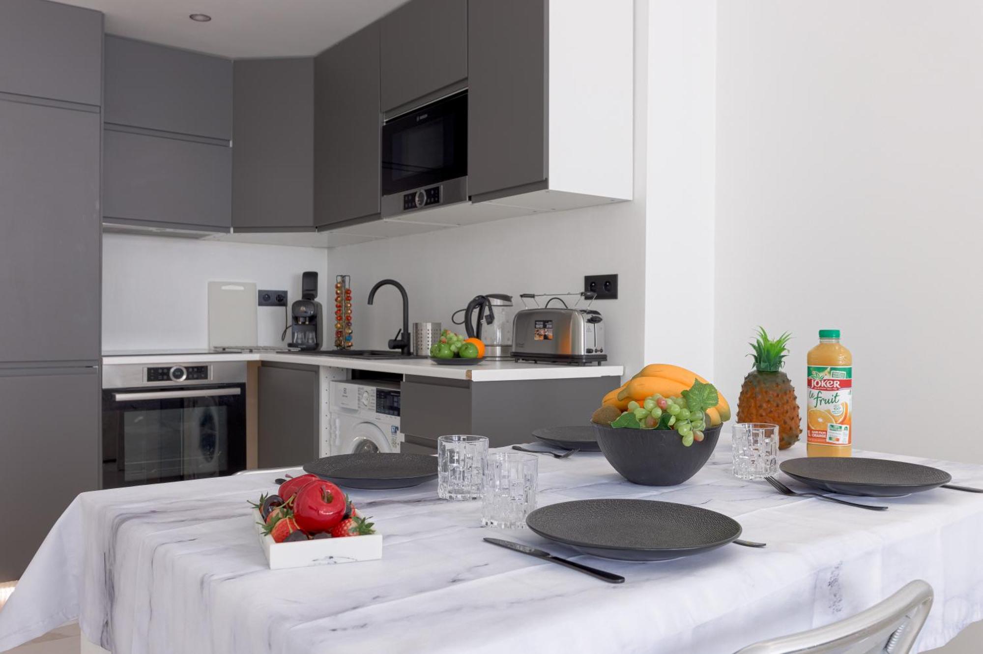 L'Unique Maubourg - Next Hotel Martinez - Terrasse คานส์ ภายนอก รูปภาพ