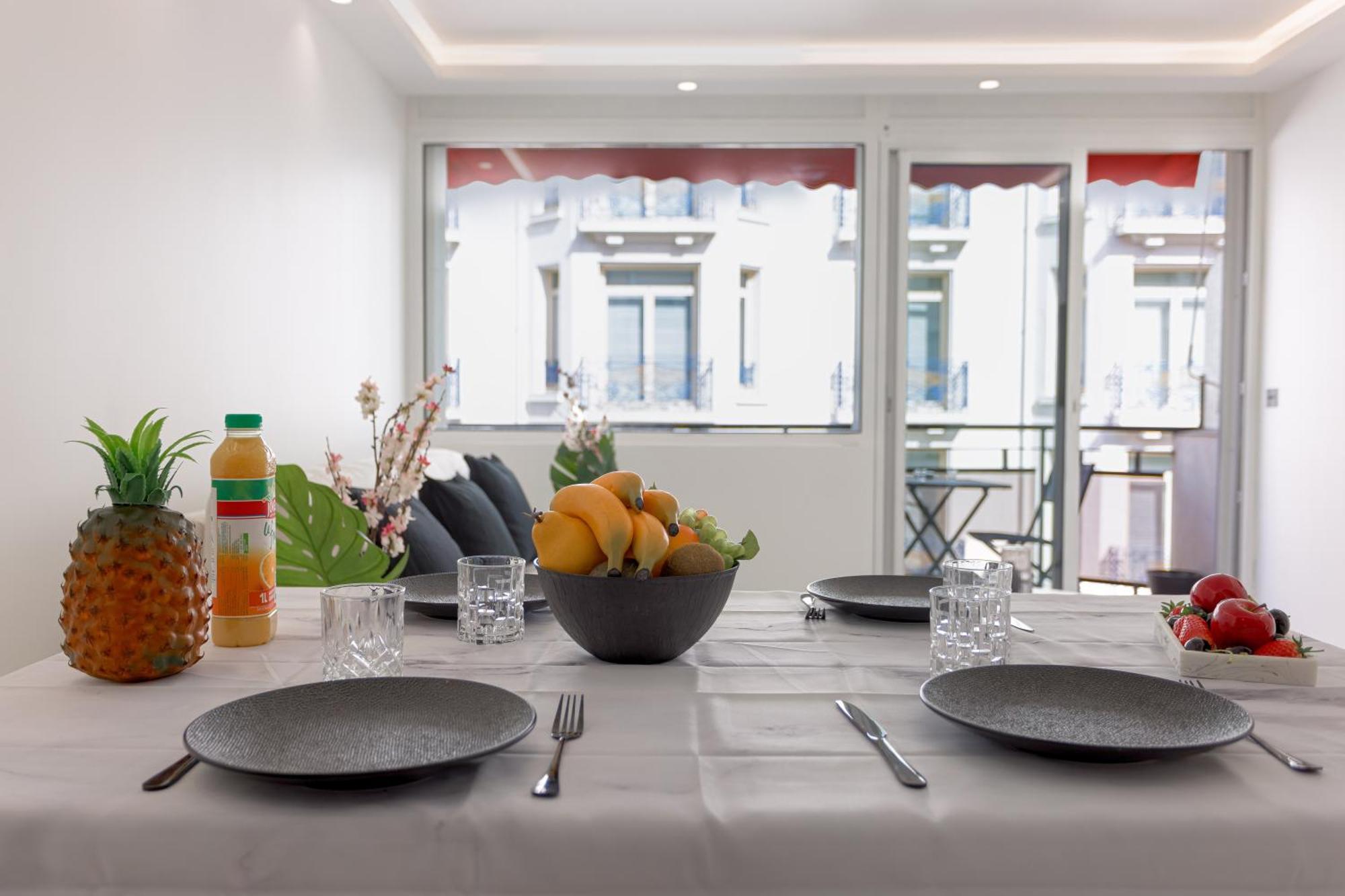 L'Unique Maubourg - Next Hotel Martinez - Terrasse คานส์ ภายนอก รูปภาพ